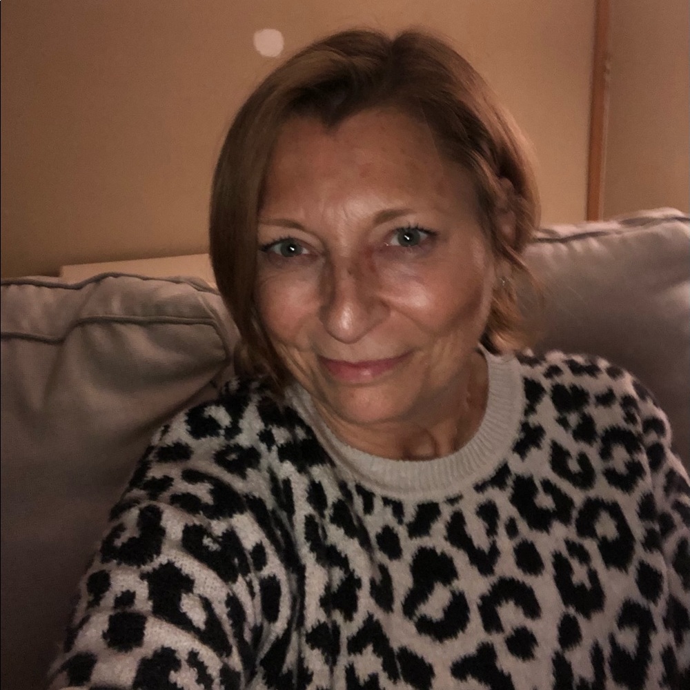 Meet your Posher, Angela